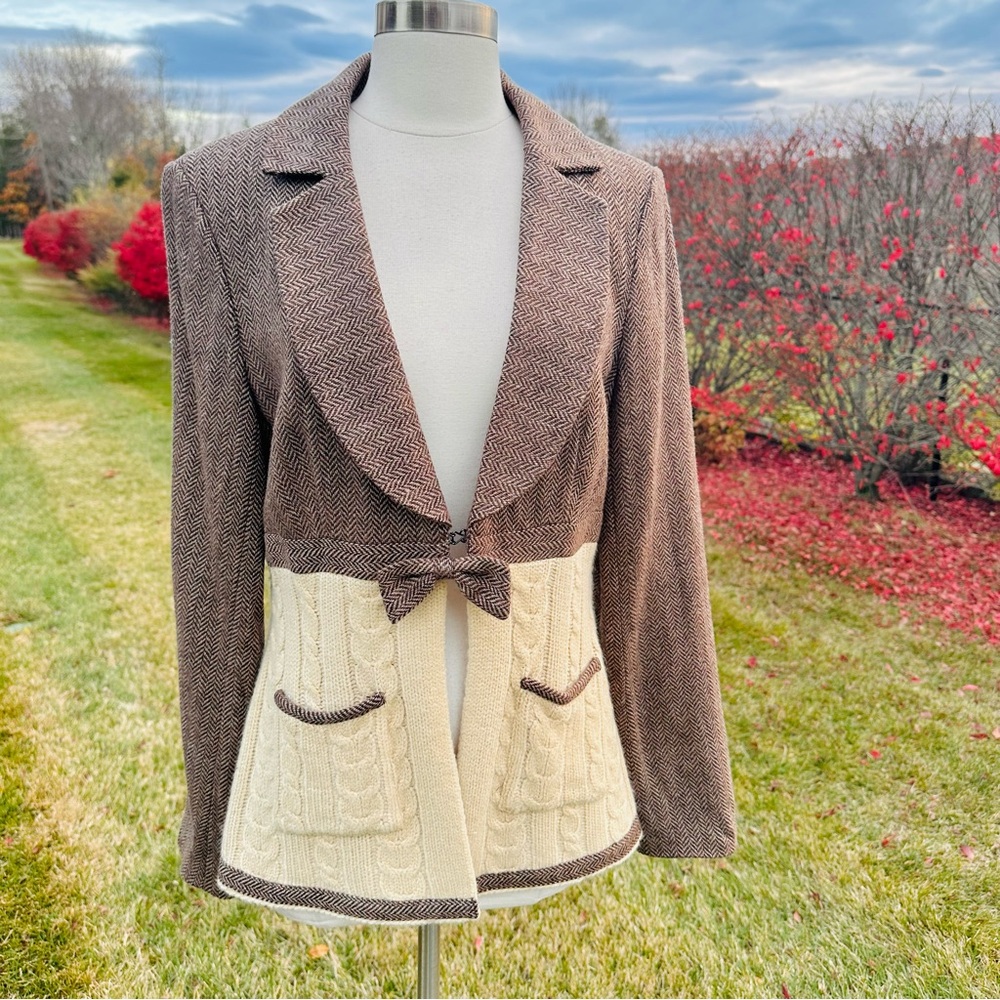 Boston Proper Women’s Size 12
Brown & Beige Tweed Wool/ Rayon Sweater Blazer - Picture 4 of 16